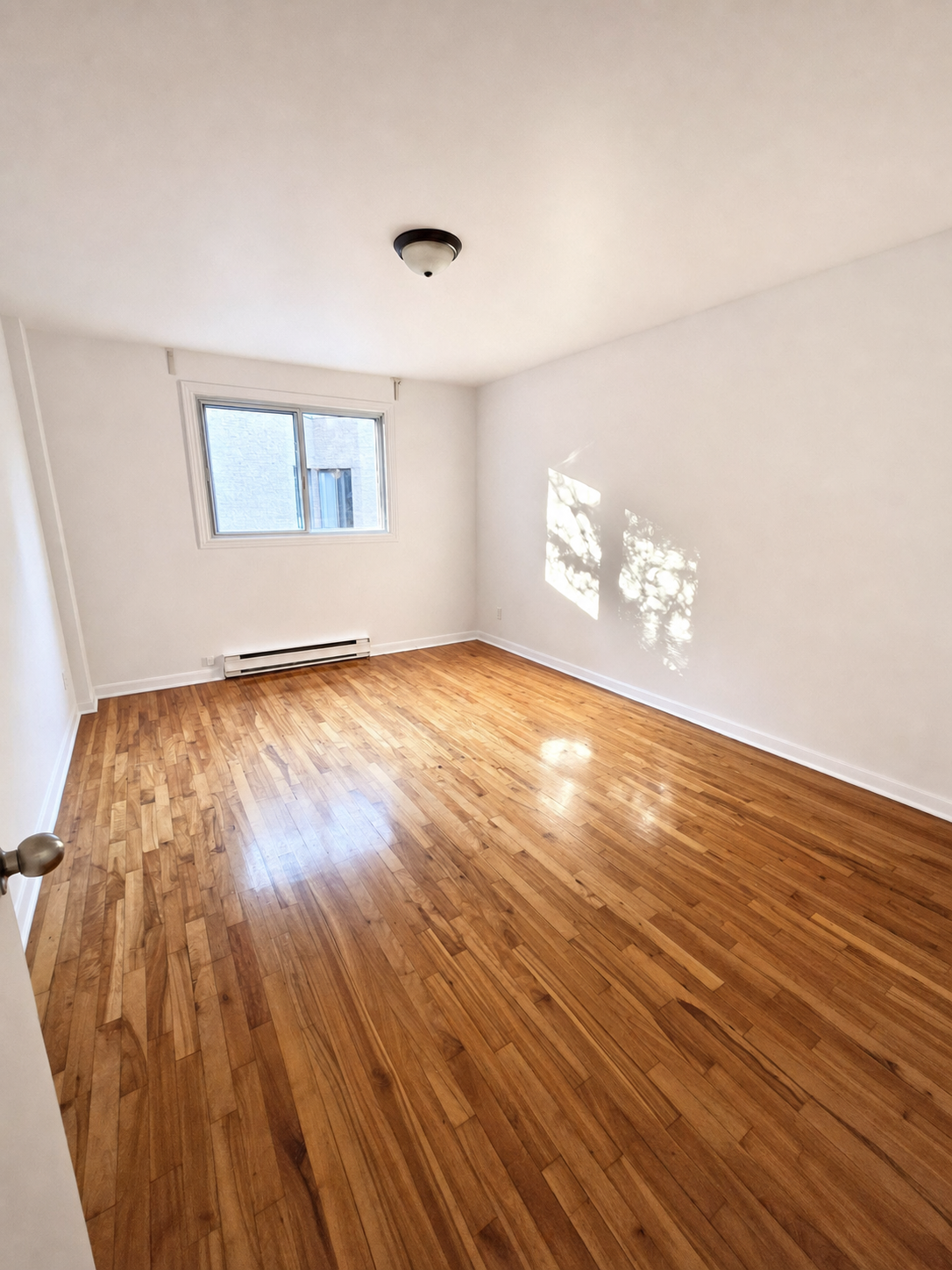 Photo publiée par NSI · E-1314 · chambre principale
