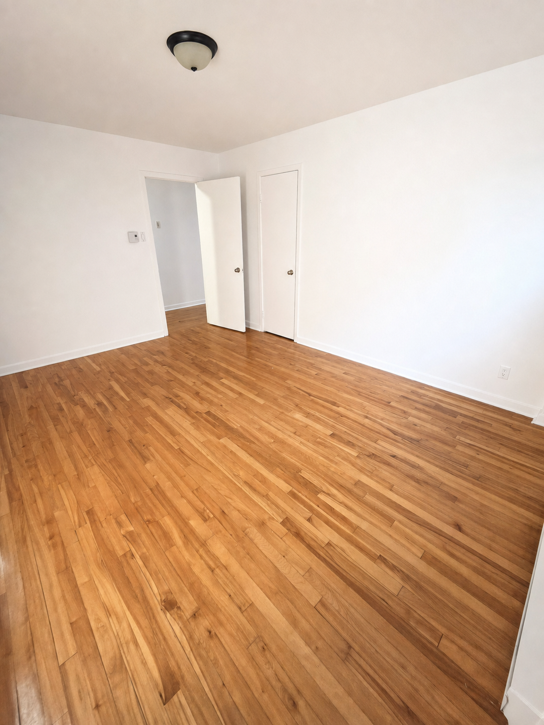 Photo publiée par NSI · E-1314 · chambre principale
