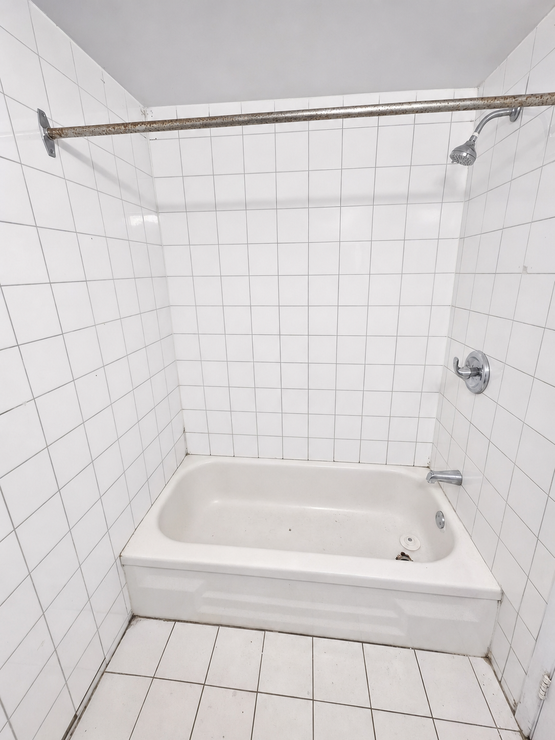 Photo publiée par NSI · E-1220 · salle de bains